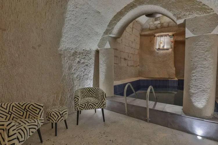 Eka Cave Maison