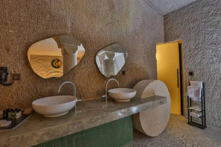Eka Cave Maison