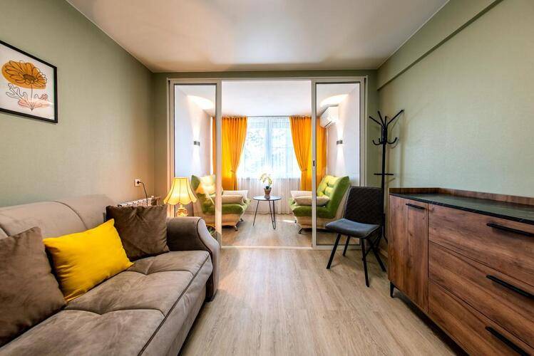 Апартаменты На Улице Учительская 24