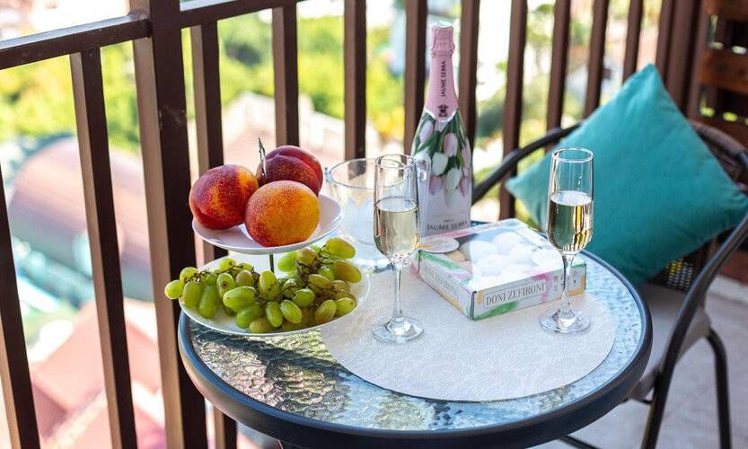 San-Marino (Сан-Марино) На Улице Красная — фото 3