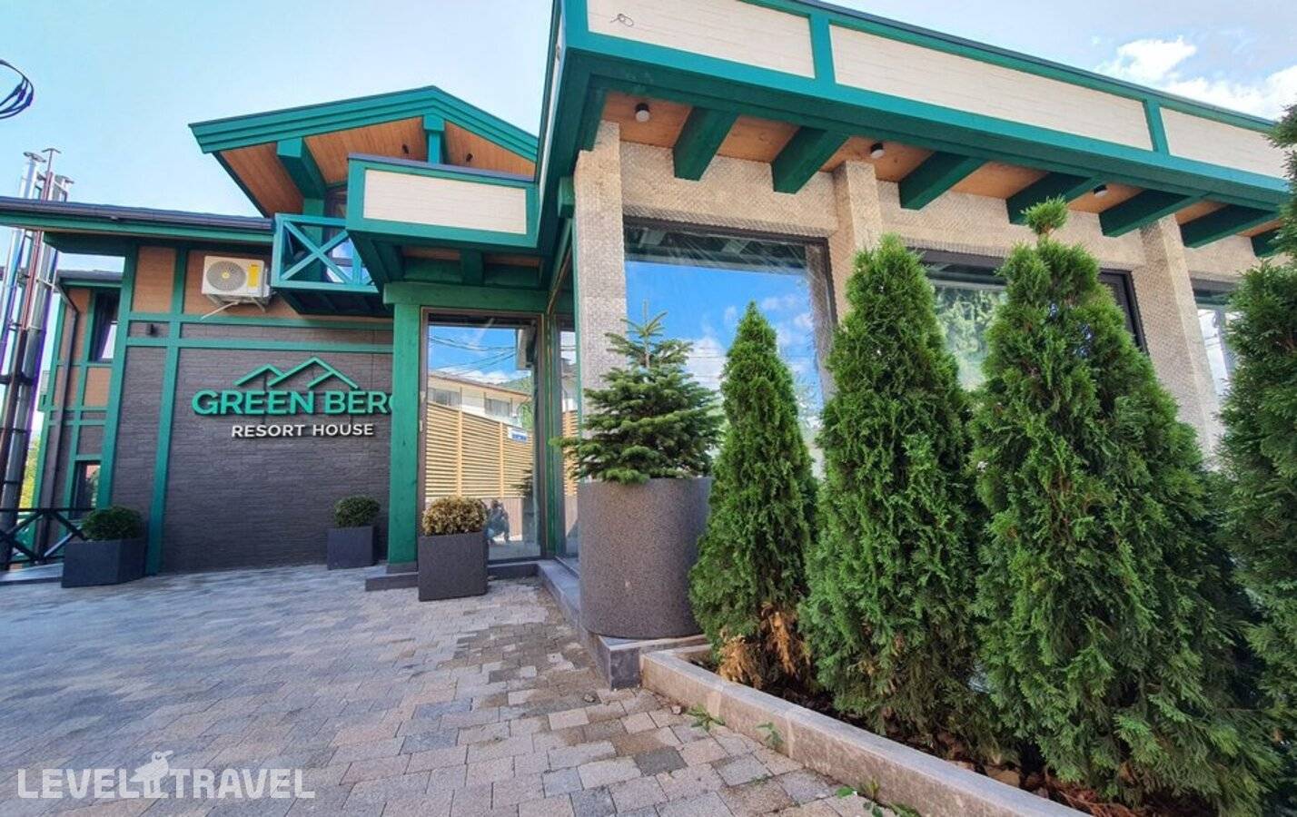 фотографии отеля Жить В Горах На Защитников Кавказа 114 в Россия(Красная Поляна) - фото №1