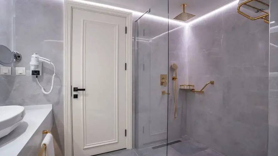 Qlusive Hotel