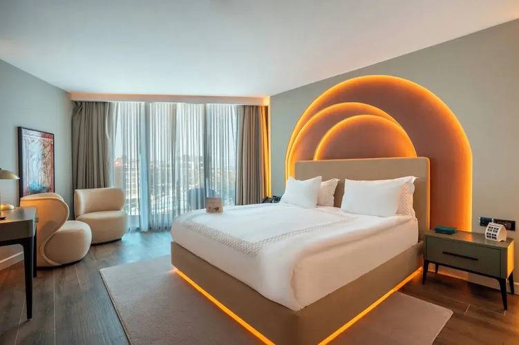 Qlusive Hotel