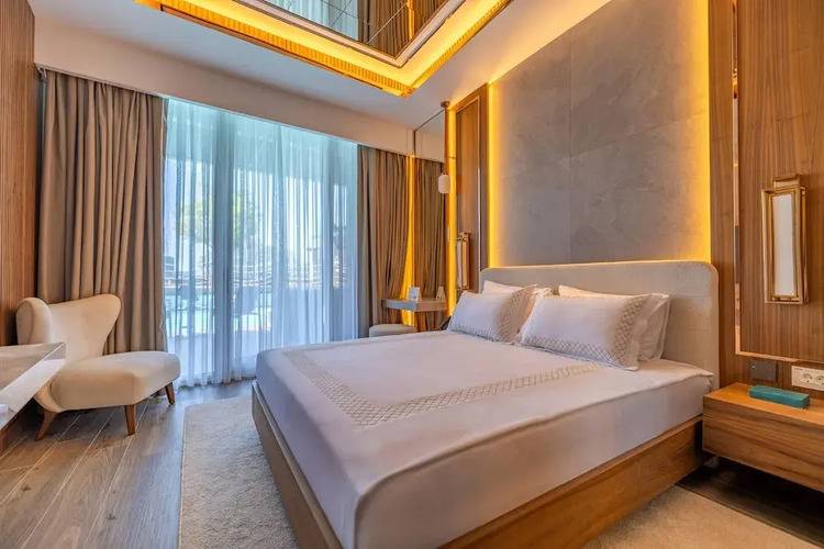 Qlusive Hotel