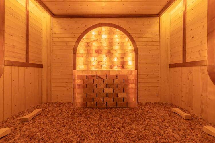 Phuc Long Luxury Hotel
