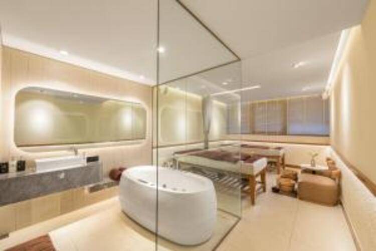 Phuc Long Luxury Hotel