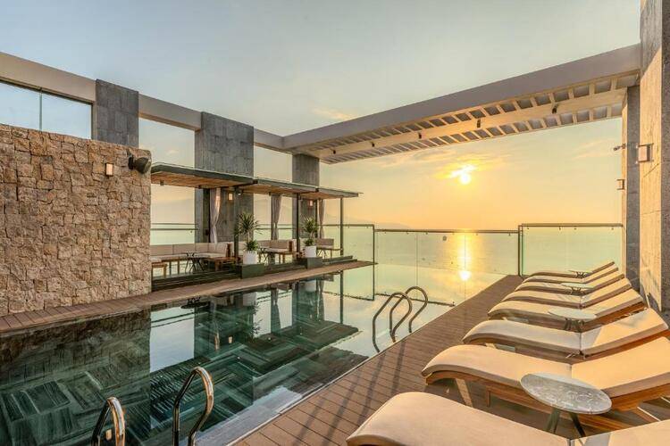 Phuc Long Luxury Hotel