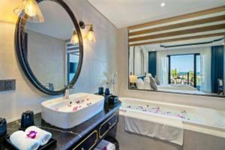Bliss Hoi An Beach Resort & Wellness