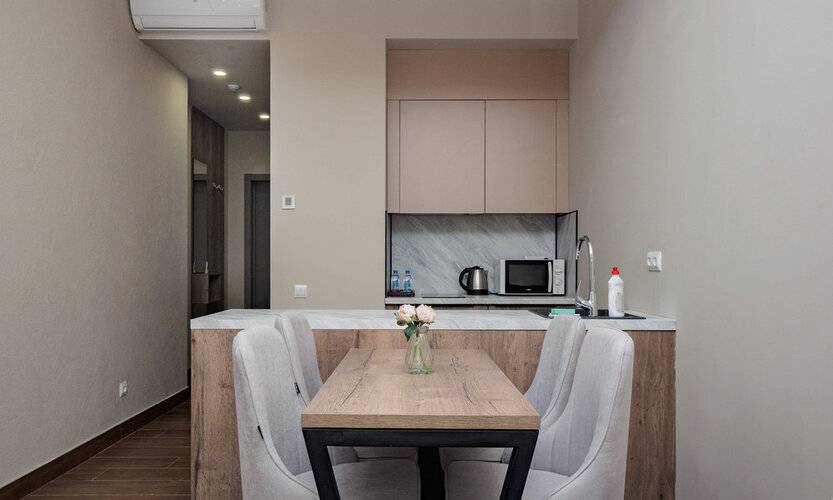 На Учительской 5