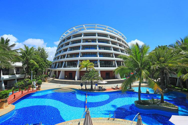 Xinjiang Plaza Holiday Hotel