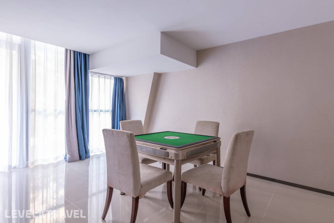 Xinjiang Plaza Holiday Hotel — фото 10