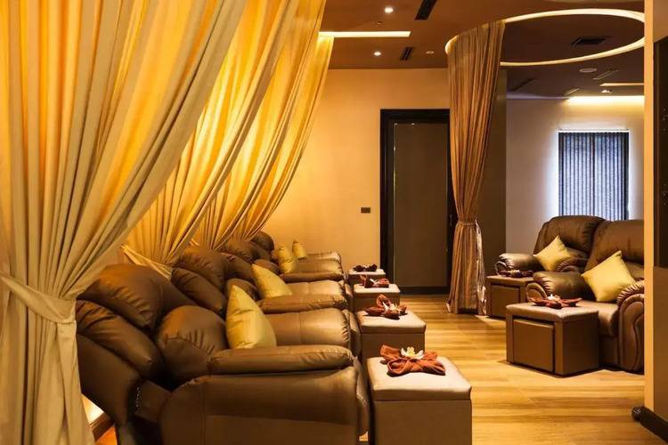 Grand 5 Hotel & Plaza Sukhumvit Bangkok