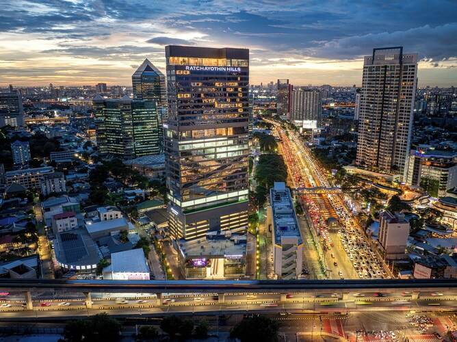 The Quarter Ratchayothin By Uhg