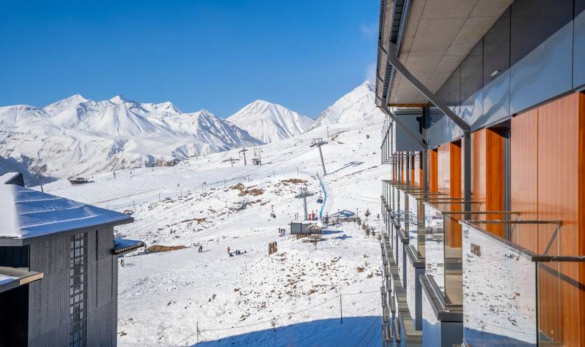 Апартаменты Просторные Апартаменты С 2 Спальнями И 2 Ванными В Здании Neo Ski-In/Ski-Out Новый Гудаури — фото 13