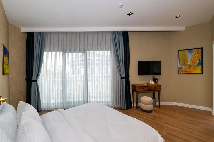Nenessa Airport Hotel