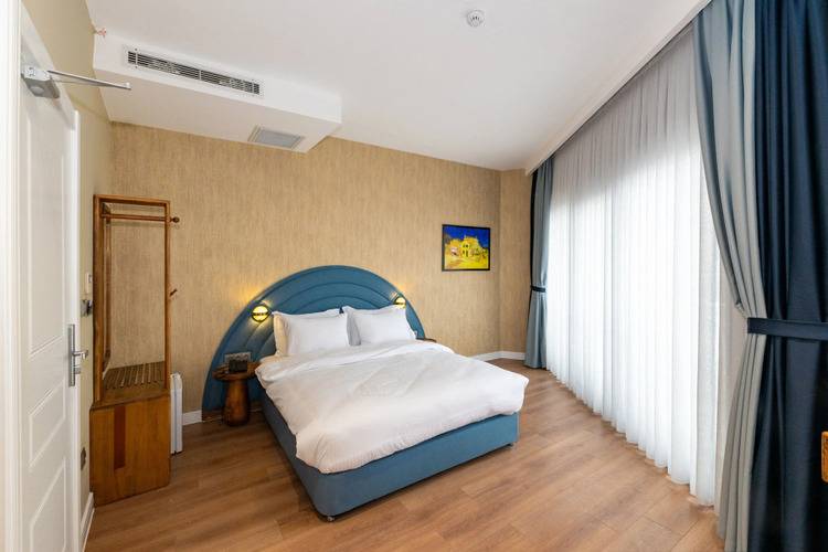 Nenessa Airport Hotel
