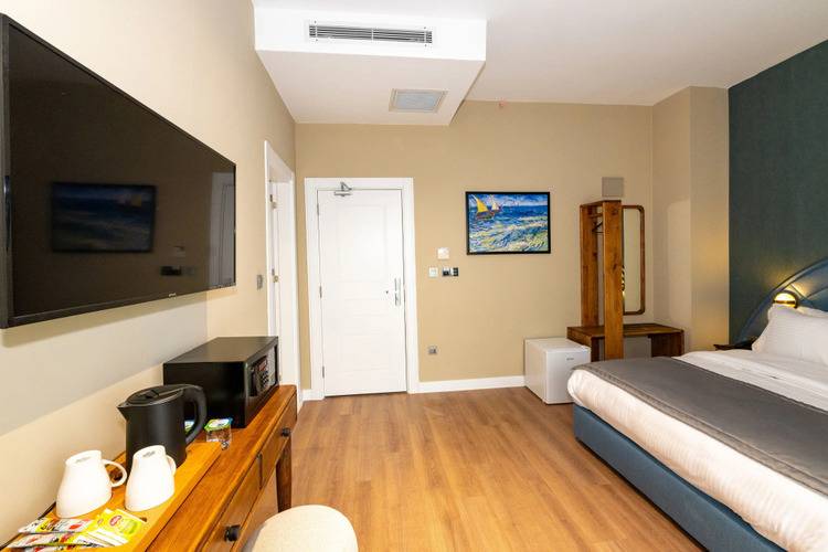 Nenessa Airport Hotel