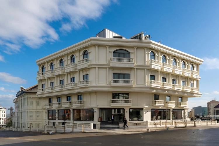 Nenessa Airport Hotel