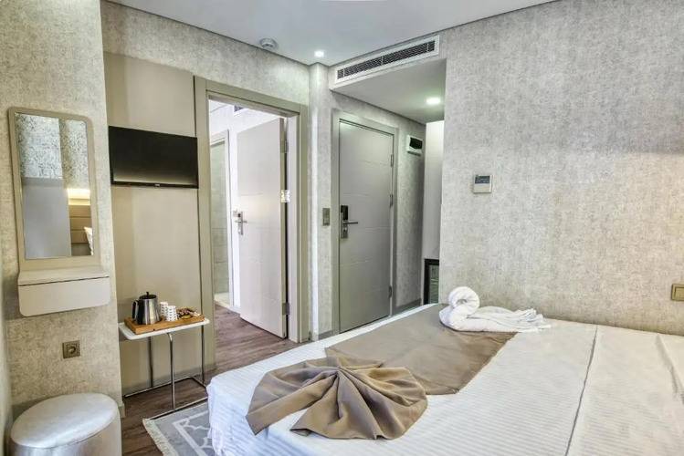 Flori̇na Hotel