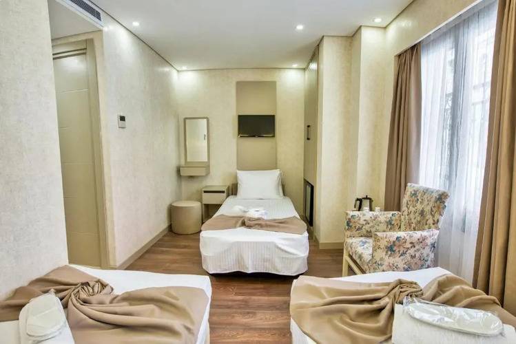 Flori̇na Hotel