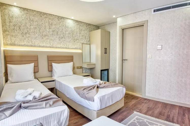 Flori̇na Hotel