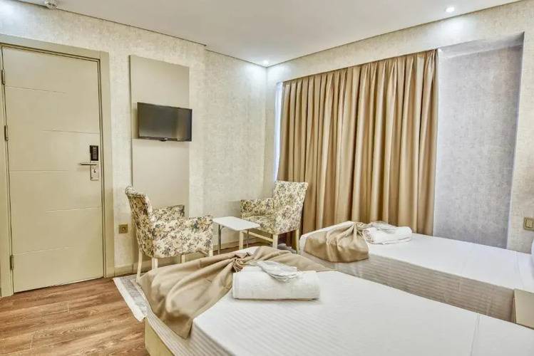 Flori̇na Hotel