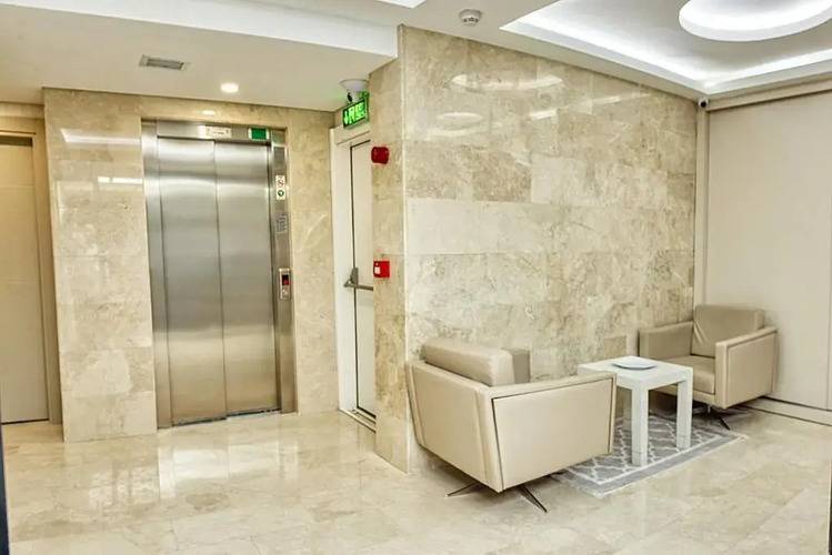 Flori̇na Hotel