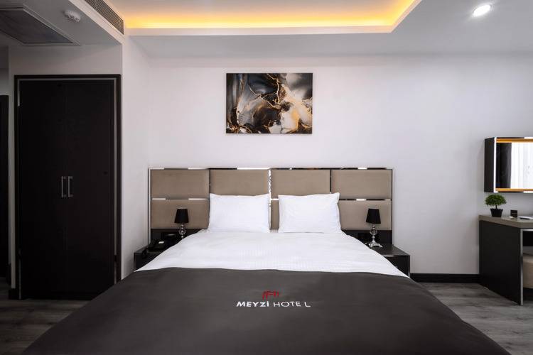 Meyzi Hotel