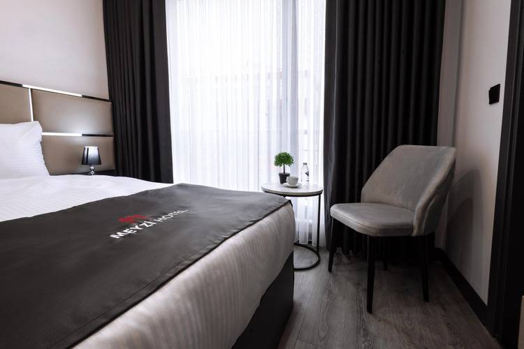 Meyzi Hotel