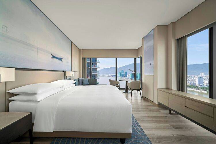 Courtyard By Marriott Danang Han River