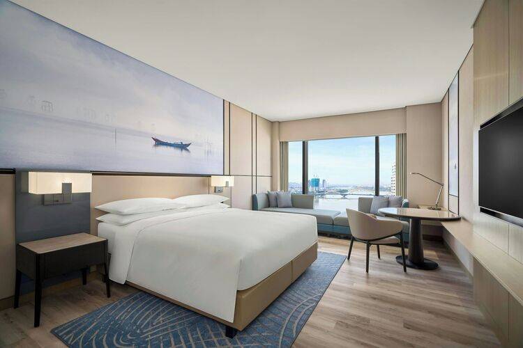 Courtyard By Marriott Danang Han River