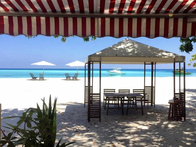 Luau Beach Inn