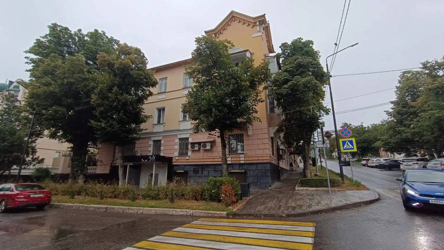 Квартира С Двумя Спальнями И Просторной Гостиной Напротив Парка Цветник В Топ Локации
