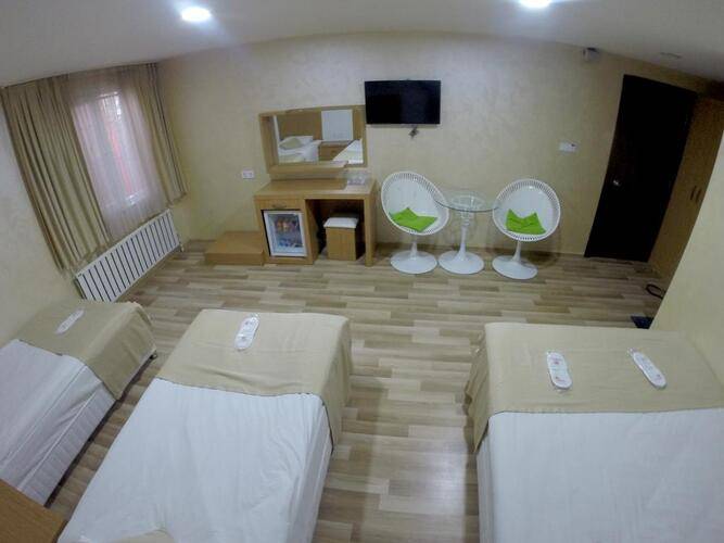 Lal Hotel