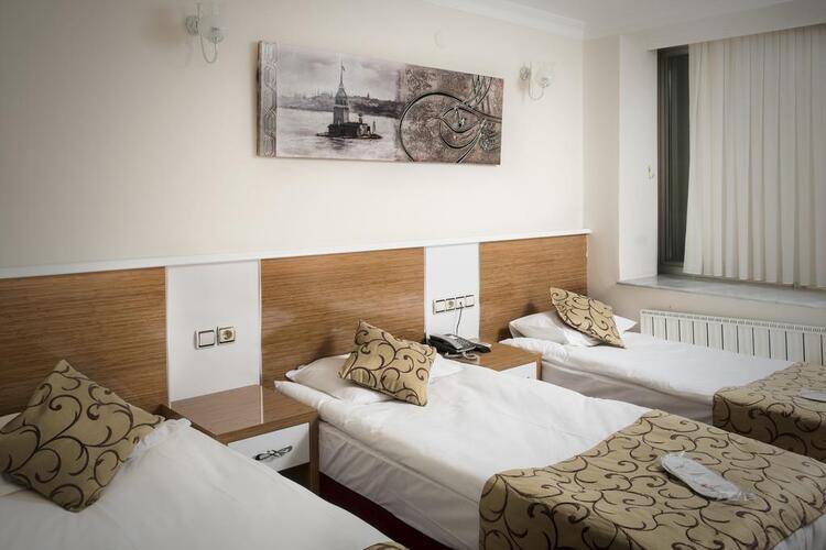 Lal Hotel