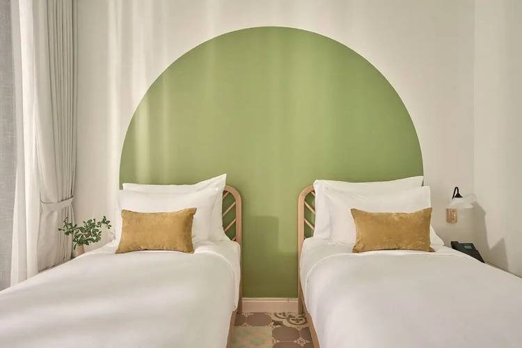 Moodhoian Riverside Resort & Spa