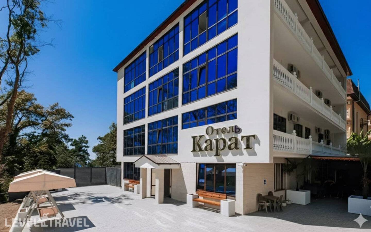 Отель Карат — Лоо, Россия