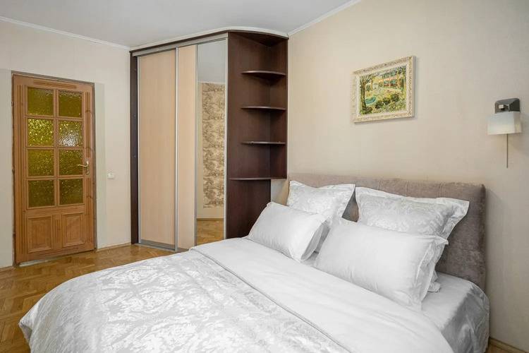 Апартаменты Обойная 4/1