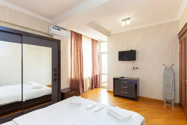 Апартаменты Stay Inn На Ул. Бузанда, 13