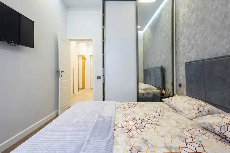 Apartment By Luxe Group Tt198