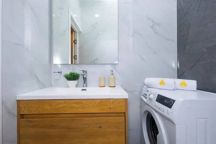 Apartment By Luxe Group Tt198