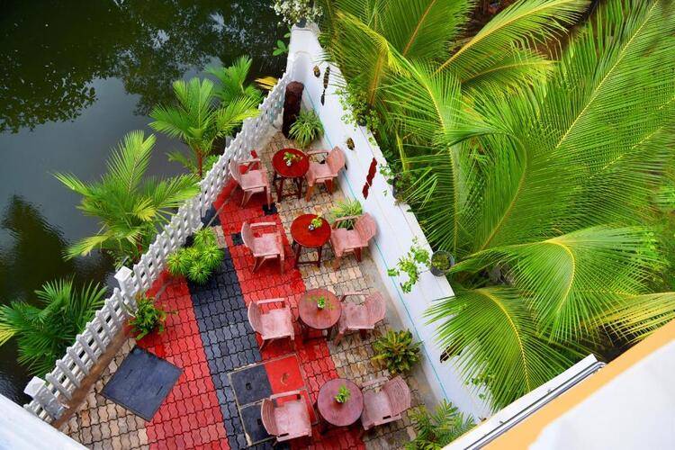 L & D Lodge