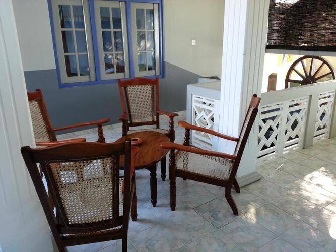 Main Reef Guest House