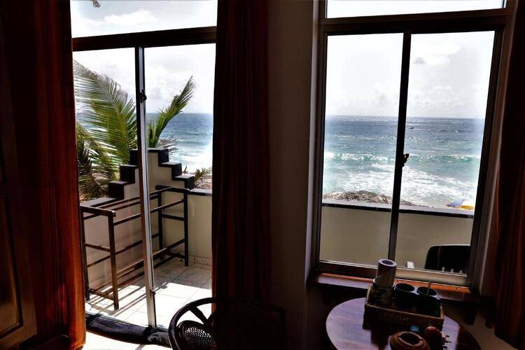 Main Reef Guest House