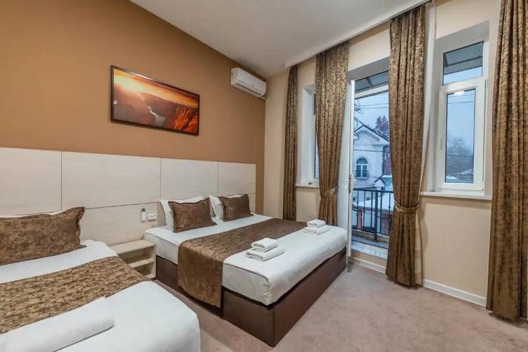 City Hotel