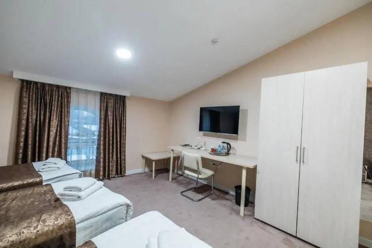City Hotel