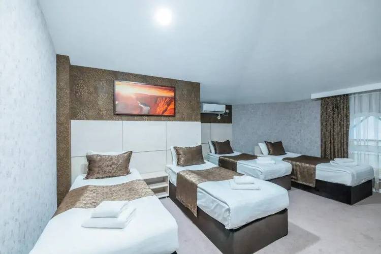 City Hotel