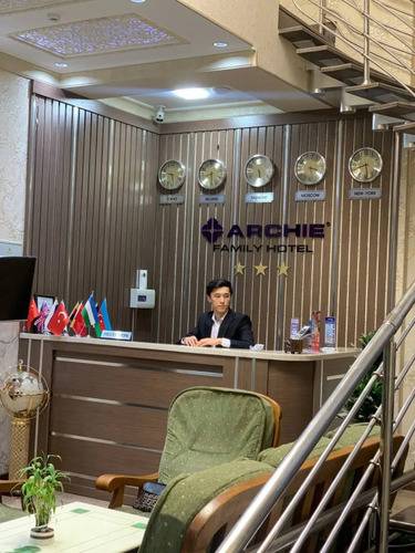Отель Archie Family