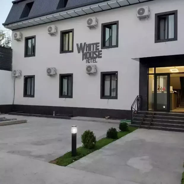 Отель White House