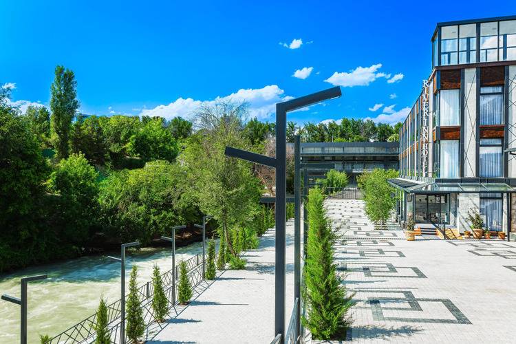 Отель River Inn